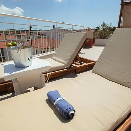 F & B Summer Collection - Penthouse Lägenhet
